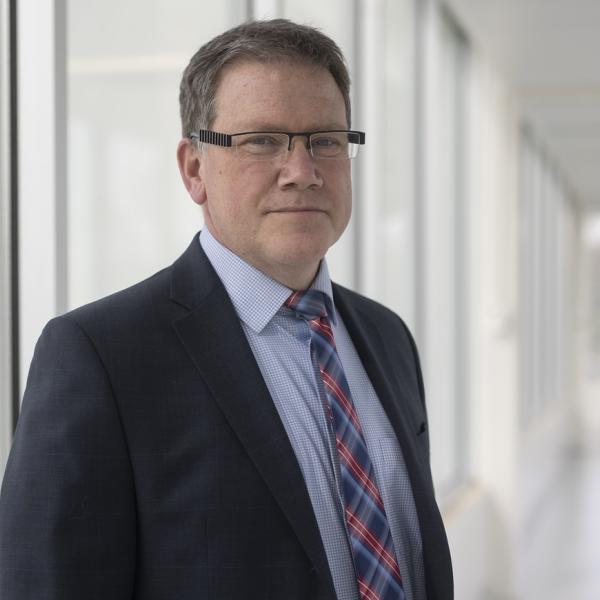 Portrait of Volker Gerdts Director and CEO of the Vaccine and Infectious Disease Organization (VIDO)